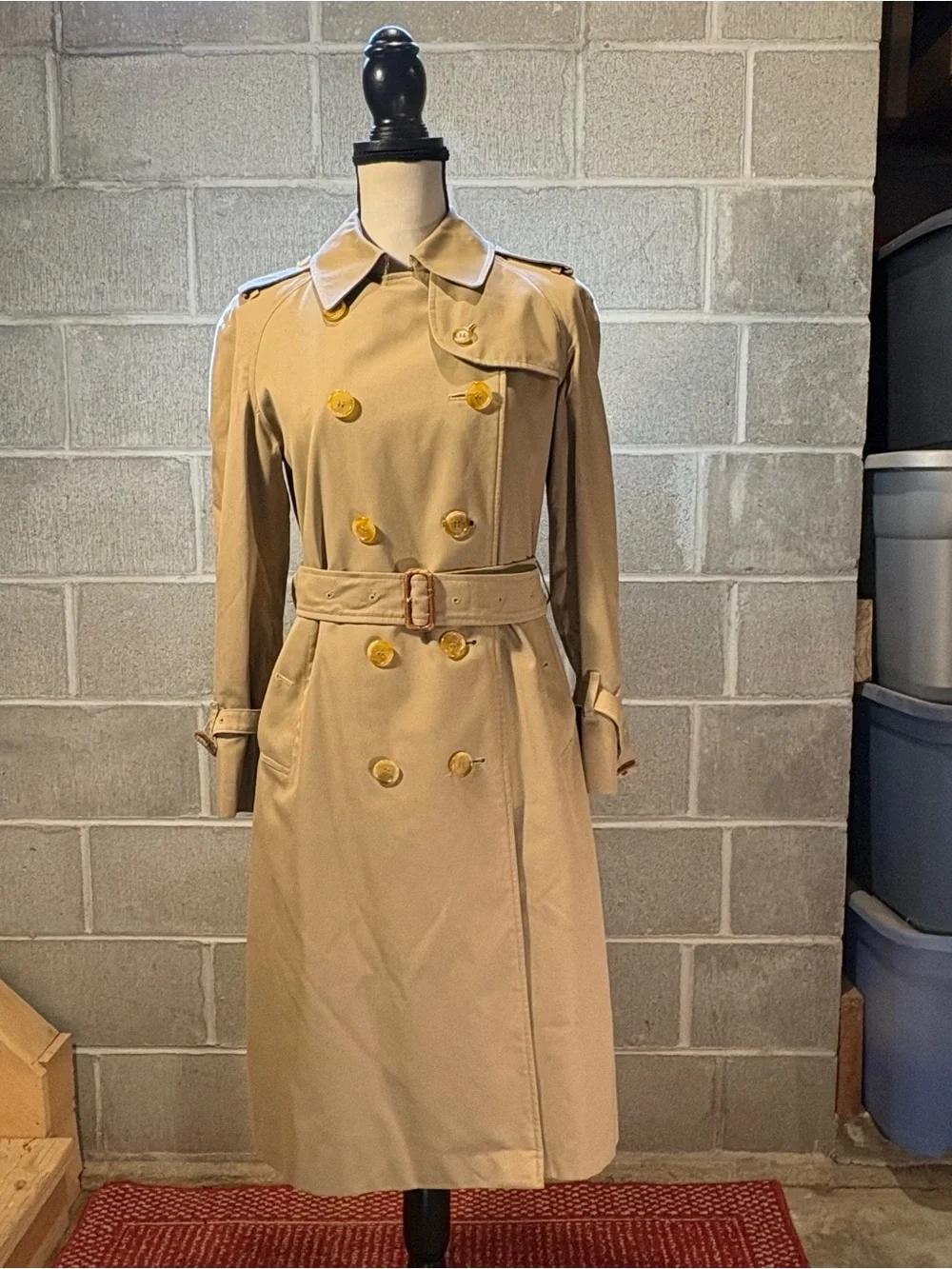 Burberry trench coat. - Picture 2 of 14